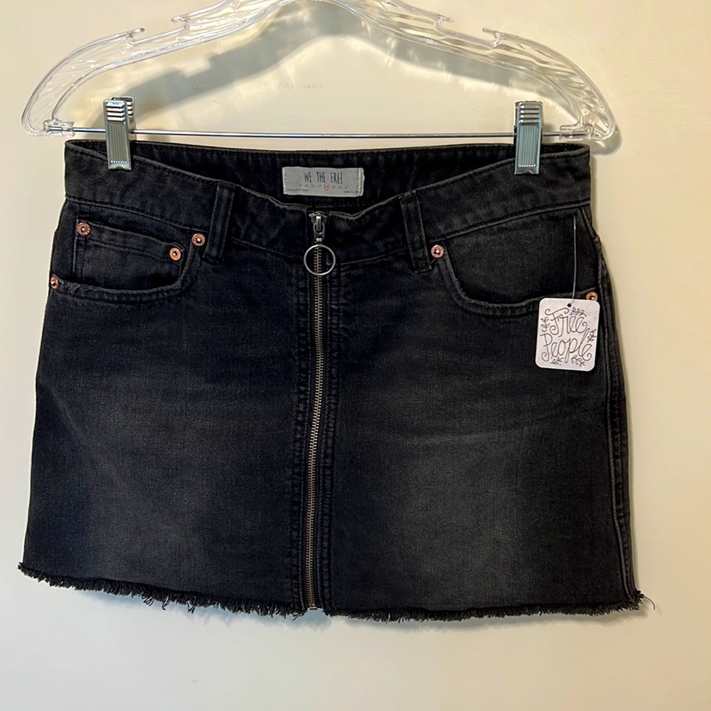 We The Free (Free People) Women’s Black Zip-Front Denim Skirt / Size 28 / NWT